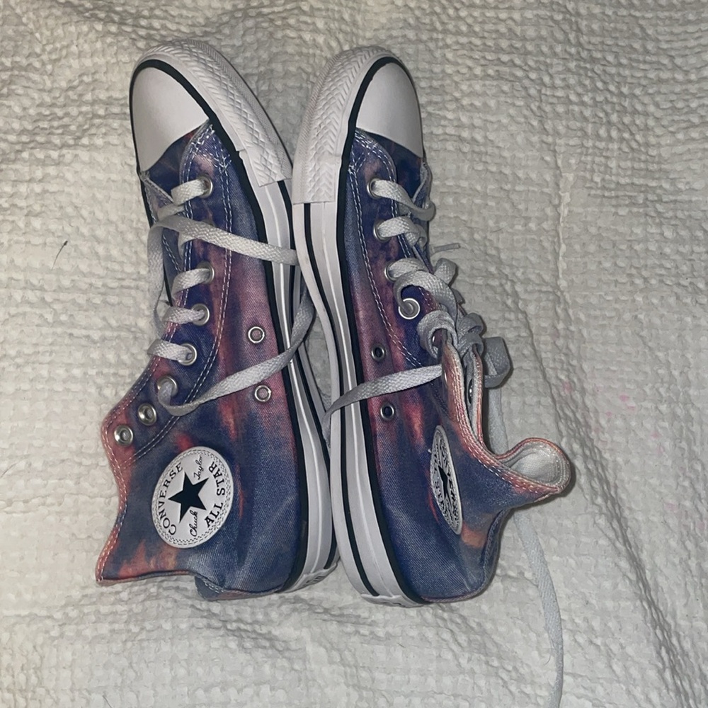 Converse - Picture 2 of 3